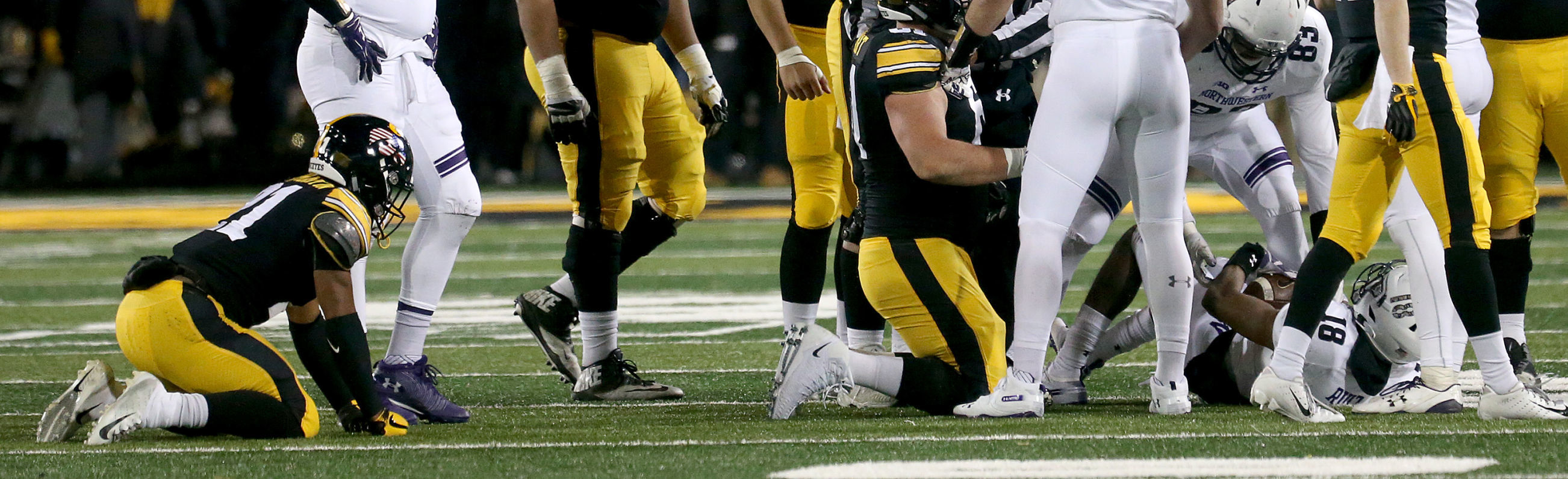 111018-Iowa-Football-007